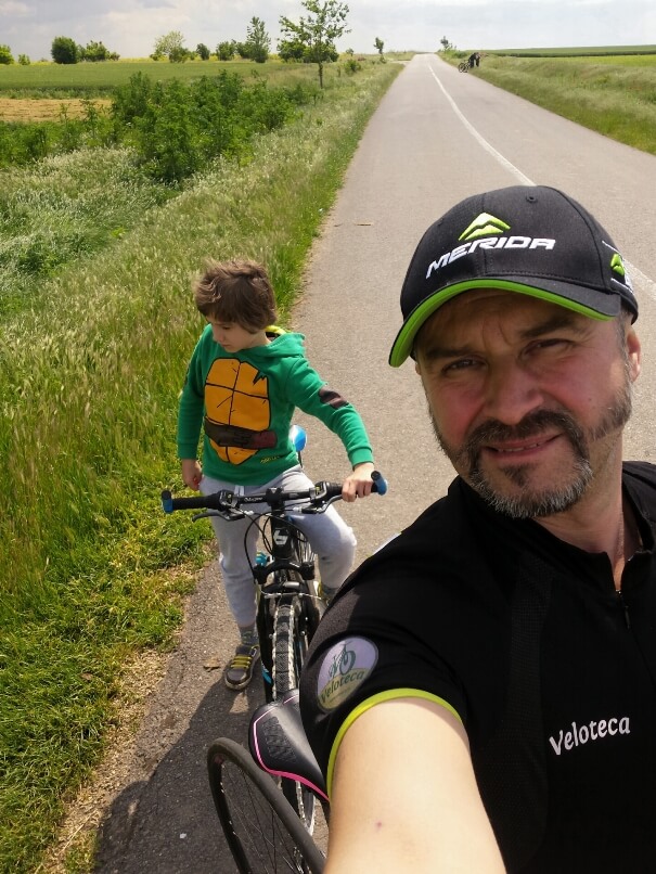 Turele lejere cu bicicletele îmbină relaxarea cu adrenalina